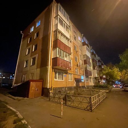 1-Комн. Квартира Целиком Интернациональная 32 С Гостиничным Сервисом เปโตรปาฟลอฟส์ค ภายนอก รูปภาพ
